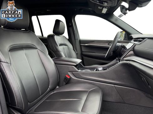 Certified 2025 Jeep Grand Cherokee Limited AWD/4WD image 15
