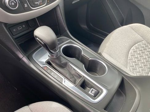 Used 2022 Chevrolet Equinox LT image 24