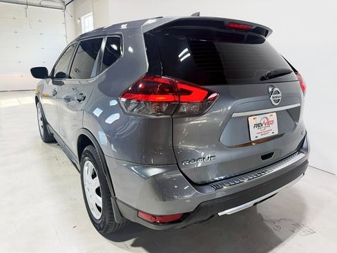 Used 2018 Nissan Rogue S image 5