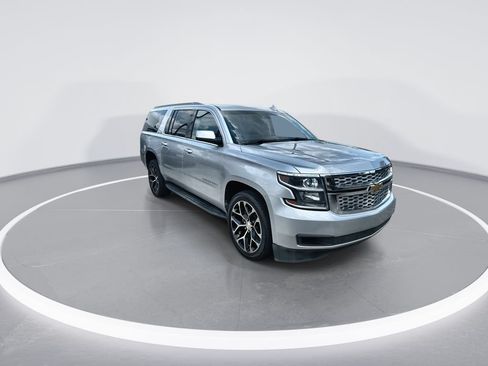 Used 2018 Chevrolet Suburban LT RWD image 2