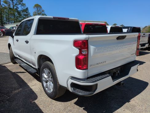 Used 2022 Chevrolet Silverado 1500 Custom image 4
