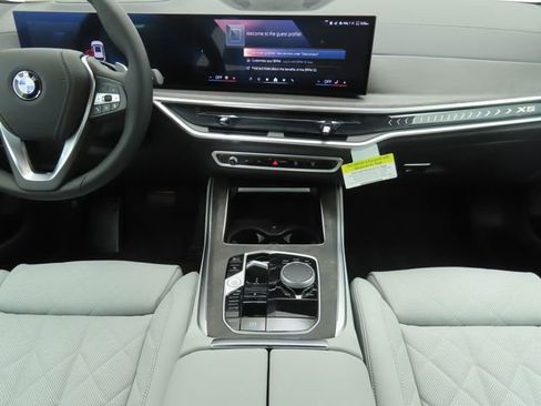 New 2026 BMW X5 sDrive40i image 13