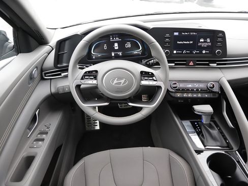 New 2026 Hyundai Elantra SEL Sport Premium image 17