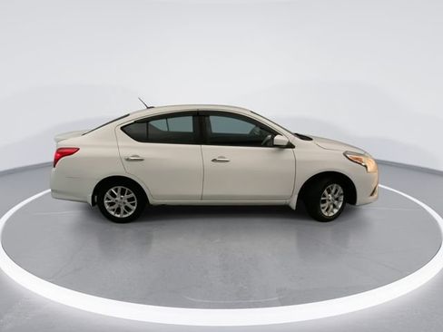 Used 2017 Nissan Versa SV w/ SV Special Edition Package FWD image 7