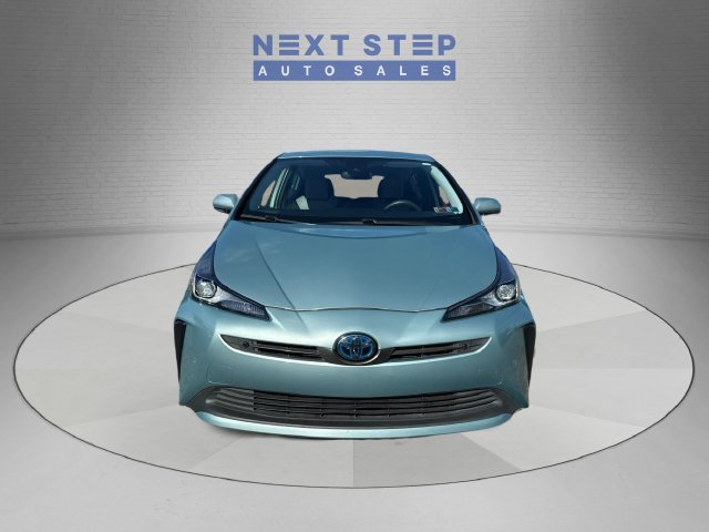 Used 2020 Toyota Prius LE FWD image 2