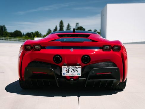Used 2022 Ferrari SF90 Stradale AWD/4WD image 2