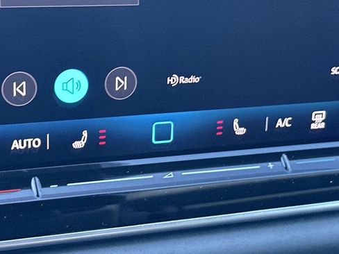 New 2026 Volkswagen Tiguan SE FWD image 7