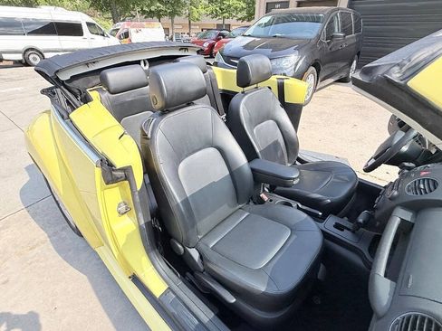 Used 2007 Volkswagen Beetle Convertible w/ Package 1 FWD image 41