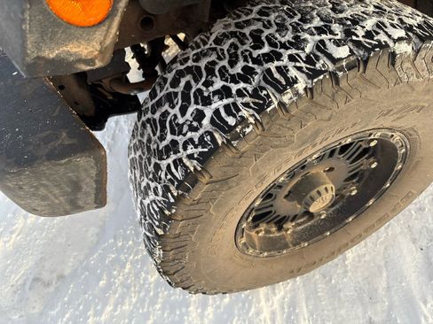 Used 2010 Jeep Wrangler Unlimited Sport image 9