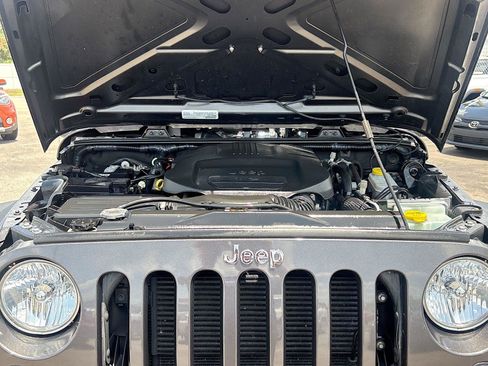 Used 2018 Jeep Wrangler Unlimited Sport AWD/4WD image 26