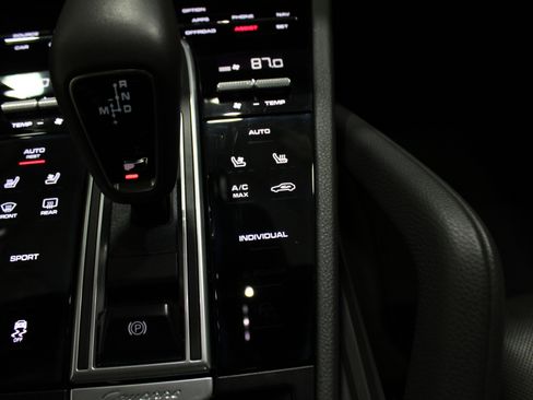 Used 2019 Porsche Cayenne image 29