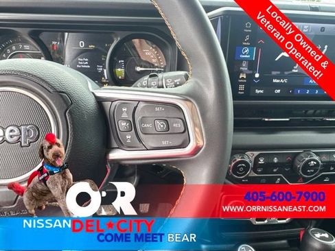Used 2024 Jeep Wrangler Unlimited Sahara AWD/4WD image 16