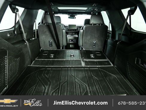 Used 2024 Chevrolet Suburban RST w/ Luxury Package RWD image 34
