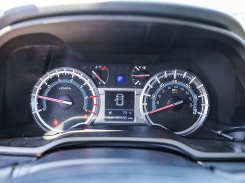 Used 2019 Toyota 4Runner TRD Off-Road Premium AWD/4WD image 12