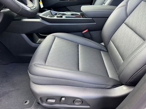 New 2026 Chevrolet Equinox LT w/ Convenience Package II FWD image 27