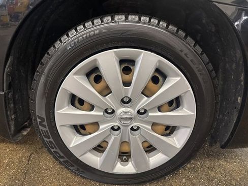 Used 2015 Nissan Sentra S image 9