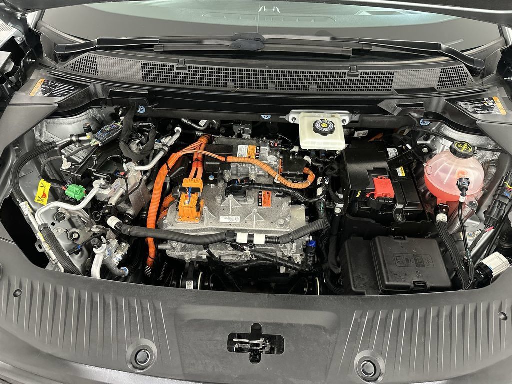 Used 2024 Chevrolet Equinox EV RS FWD image 30