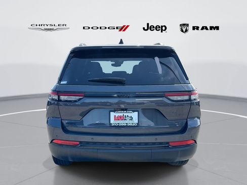 New 2024 Jeep Grand Cherokee Altitude AWD/4WD image 4