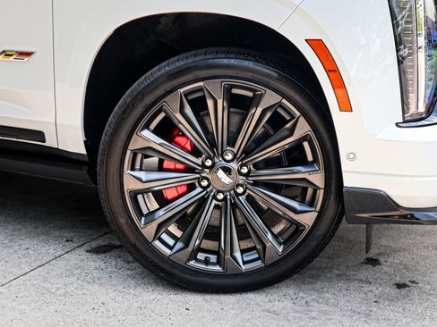 Used 2026 Cadillac Escalade V image 13