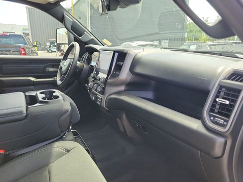 Used 2026 RAM 1500 Express AWD/4WD image 34