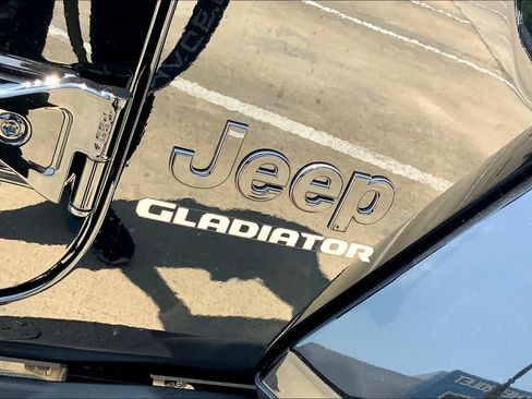 Used 2022 Jeep Gladiator Overland AWD/4WD image 19