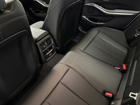 Used 2026 BMW 330i Sedan w/ Convenience Package image 21