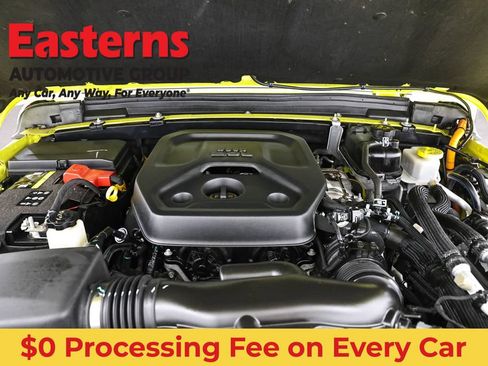 Used 2023 Jeep Wrangler Unlimited Sahara AWD/4WD image 7