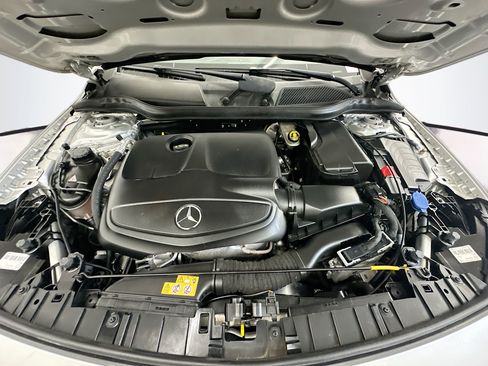 Used 2018 Mercedes-Benz GLA 250 4MATIC w/ Premium Package image 35