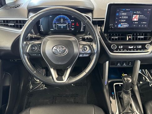 Used 2023 Toyota Corolla Cross XLE AWD/4WD image 16
