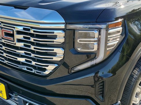 Used 2023 GMC Sierra 1500 Denali AWD/4WD image 9