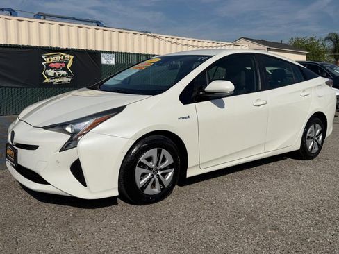 Used 2018 Toyota Prius Two w/ Prius Two Safety Plus Package image 12