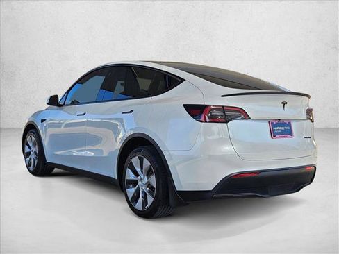Used 2023 Tesla Model Y Long Range image 8