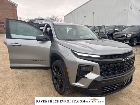 Used 2024 Chevrolet Traverse RS image 46