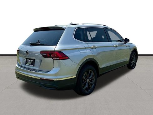 Used 2024 Volkswagen Tiguan SE FWD image 6