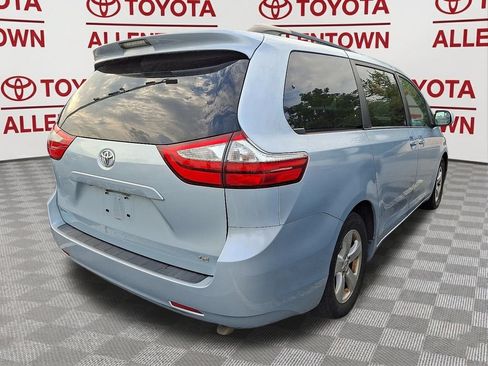 Used 2016 Toyota Sienna LE FWD image 6