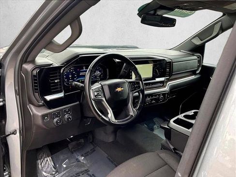 Used 2024 Chevrolet Silverado 3500 LT image 13