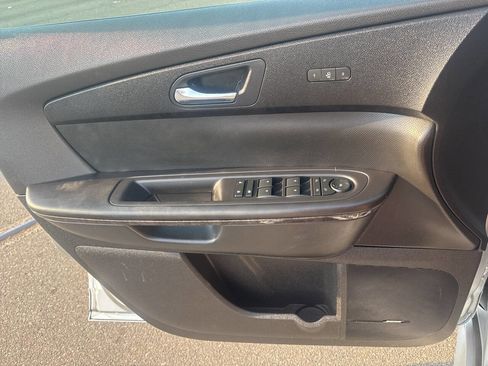 Used 2012 GMC Acadia Denali image 31