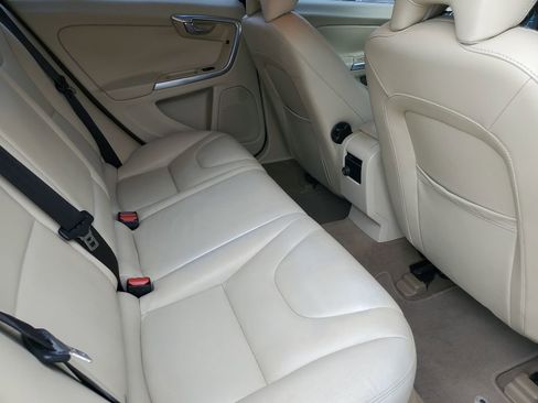 Used 2015 Volvo V60 T5 Premier image 34