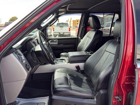 Used 2017 Ford Expedition EL Limited w/ Equipment Group 301A AWD/4WD image 18