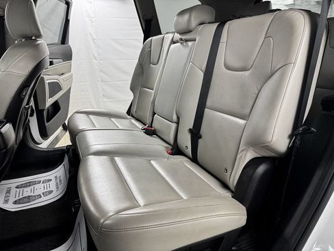 Used 2020 Kia Telluride S w/ S 8 Passenger Seating Package FWD image 10