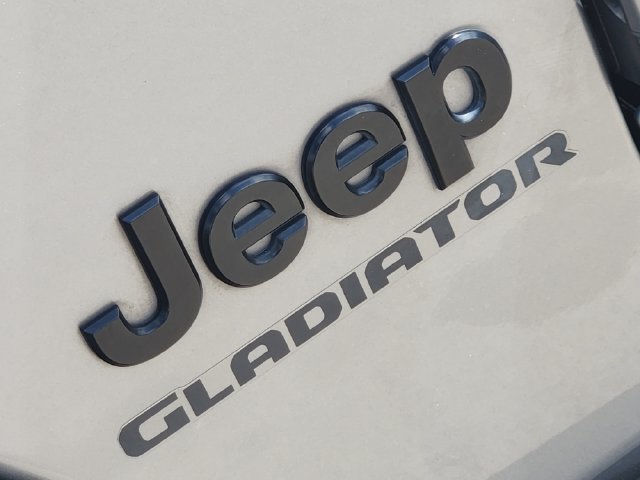 Used 2020 Jeep Gladiator Sport w/ Quick Order Package 24S AWD/4WD image 11
