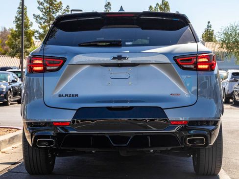 Used 2024 Chevrolet Blazer RS w/ Enhanced Convenience Package FWD image 5