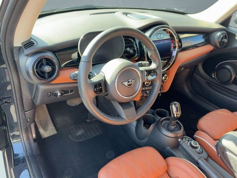 Certified 2023 MINI Cooper 2-Door Hardtop w/ Signature Upholstery Package image 4