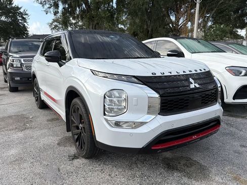Used 2023 Mitsubishi Outlander SE AWD/4WD image 3