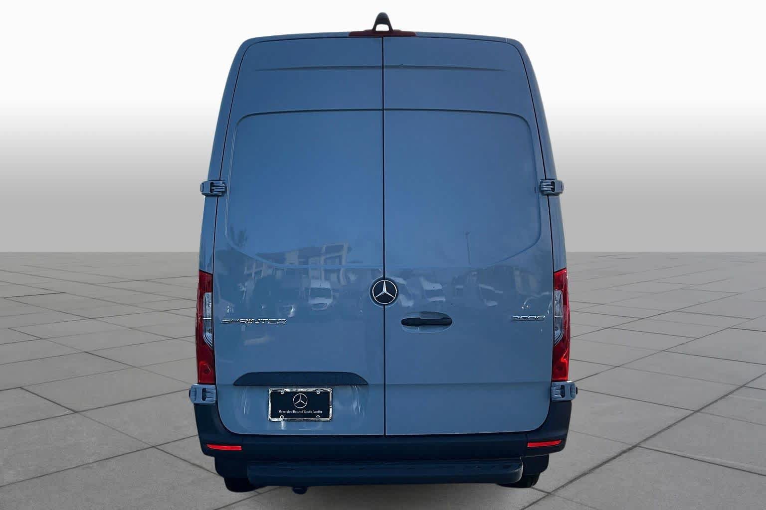 Used 2026 Mercedes-Benz Sprinter 2500 image 4