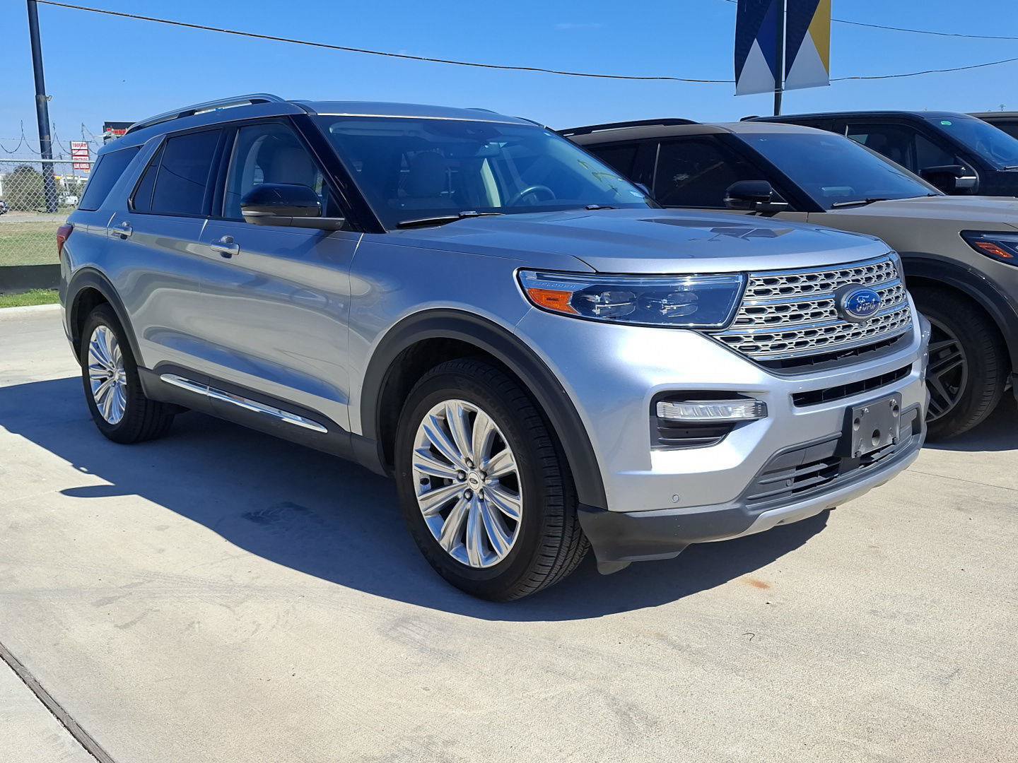 Used 2020 Ford Explorer Limited w/ Class III Trailer Tow Package AWD/4WD image 7