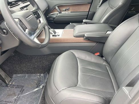 Certified 2025 Land Rover Range Rover SE AWD/4WD image 11