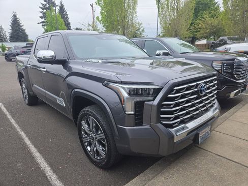 Used 2023 Toyota Tundra Capstone AWD/4WD image 2