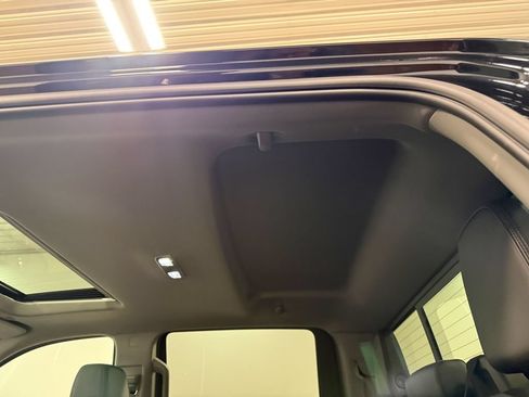 Used 2025 GMC Sierra 1500 Denali AWD/4WD image 10