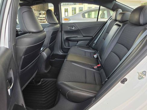 Used 2016 Honda Accord Sport image 13